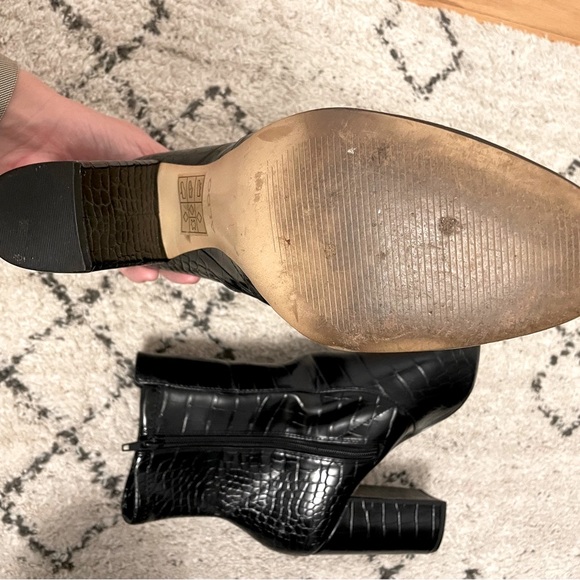 Aldo Crocodile Ankle Boots - Picture 4 of 4